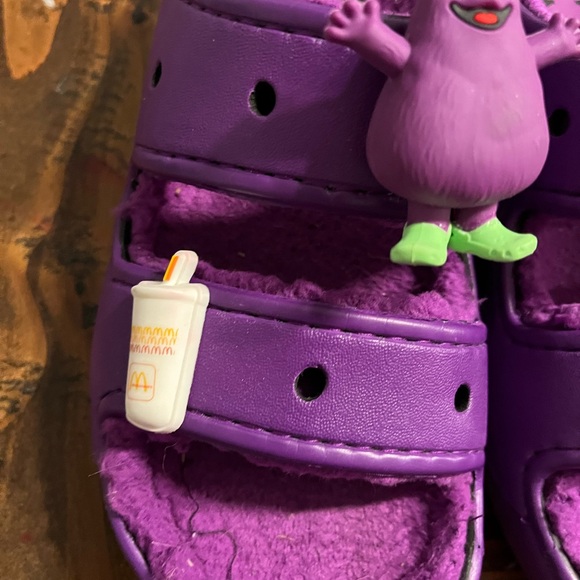 Limited Edition Grimace Crocs with giblets - Picture 4 of 9